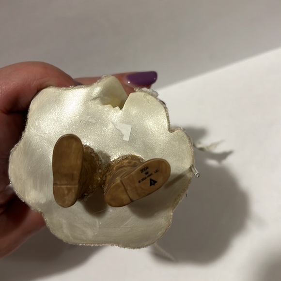 Hallmark 2004 Father Christmas Series 1 White Ornament - Picture 7 of 8